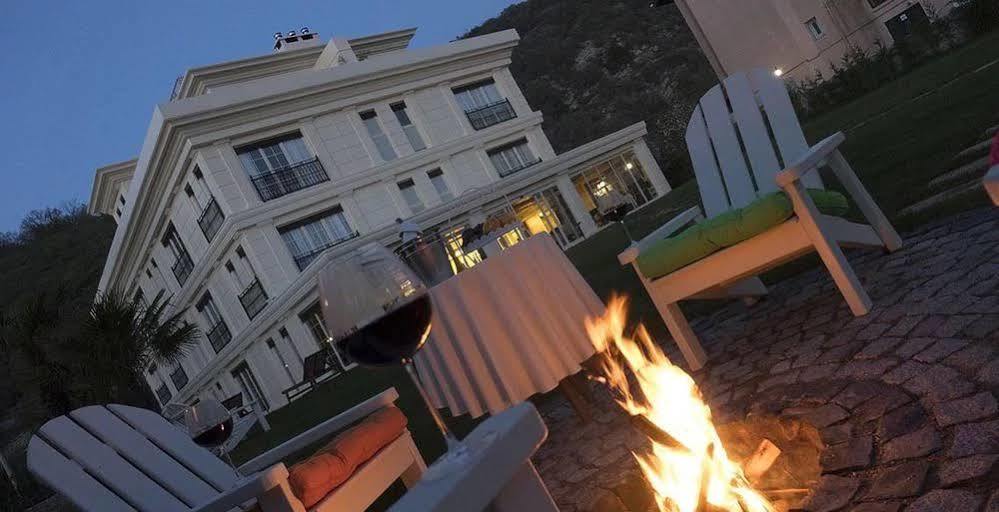 The Escape Hotel 阿瓦 外观 照片